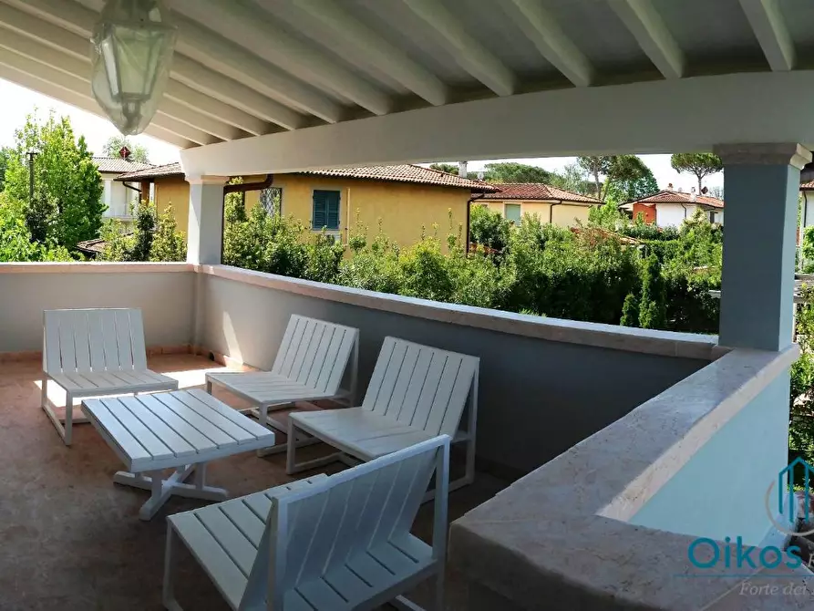 Immagine 10 di Villa in affitto  a Forte Dei Marmi
