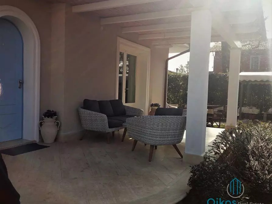 Immagine 2 di Villa in affitto  a Forte Dei Marmi