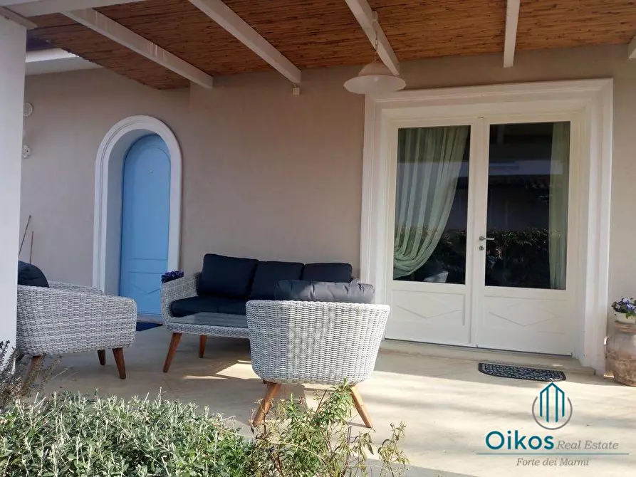 Immagine 1 di Villa in affitto  a Forte Dei Marmi