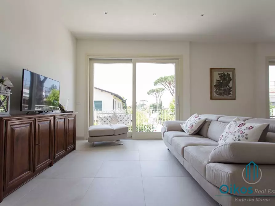 Immagine 1 di Appartamento in affitto  a Forte Dei Marmi