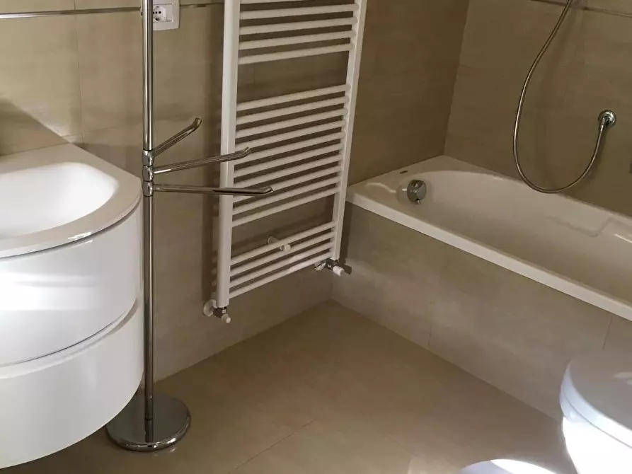 Immagine 10 di Appartamento in affitto  a Forte Dei Marmi