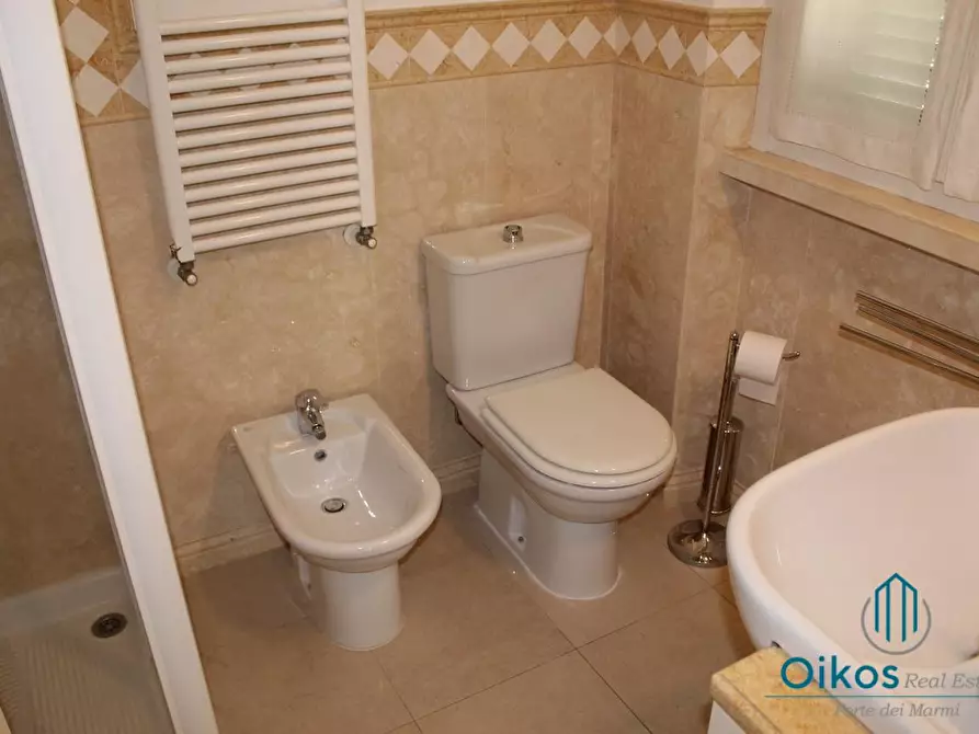 Immagine 8 di Appartamento in affitto  a Forte Dei Marmi