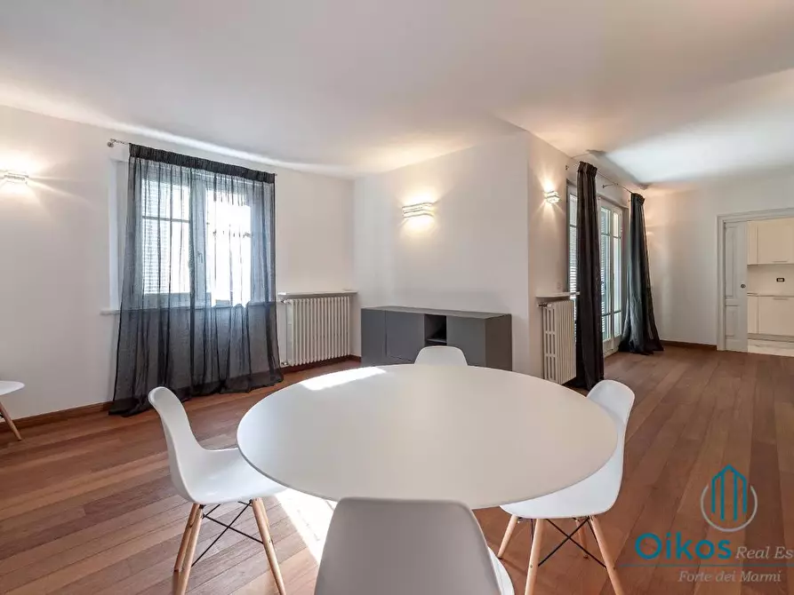 Immagine 2 di Mansarda in affitto  a Forte Dei Marmi