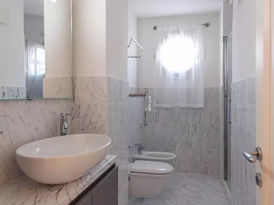 Immagine 7 di Mansarda in affitto  a Forte Dei Marmi