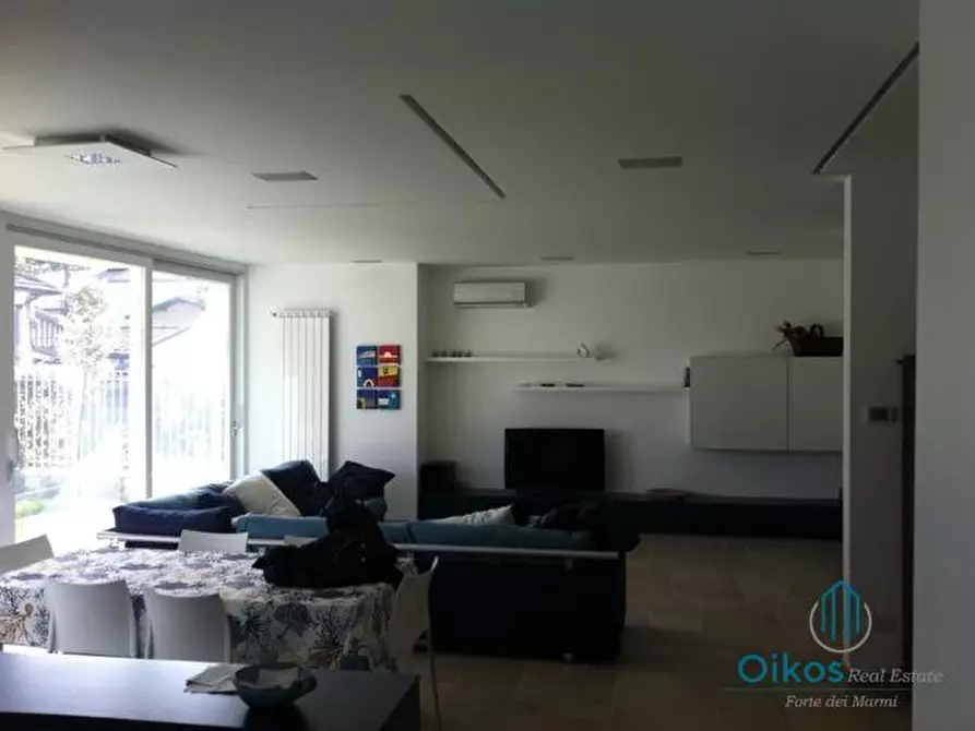 Immagine 3 di Casa bifamiliare in vendita  a Forte Dei Marmi