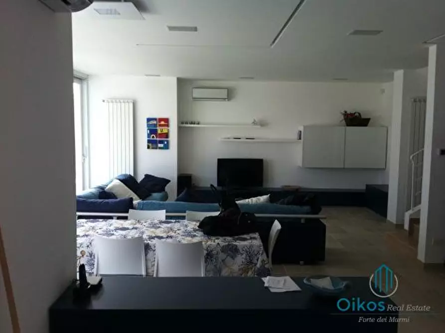 Immagine 2 di Casa bifamiliare in vendita  a Forte Dei Marmi