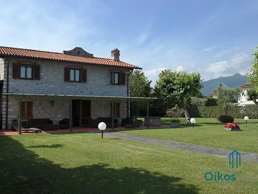 Immagine 2 di Villa in affitto  a Forte Dei Marmi