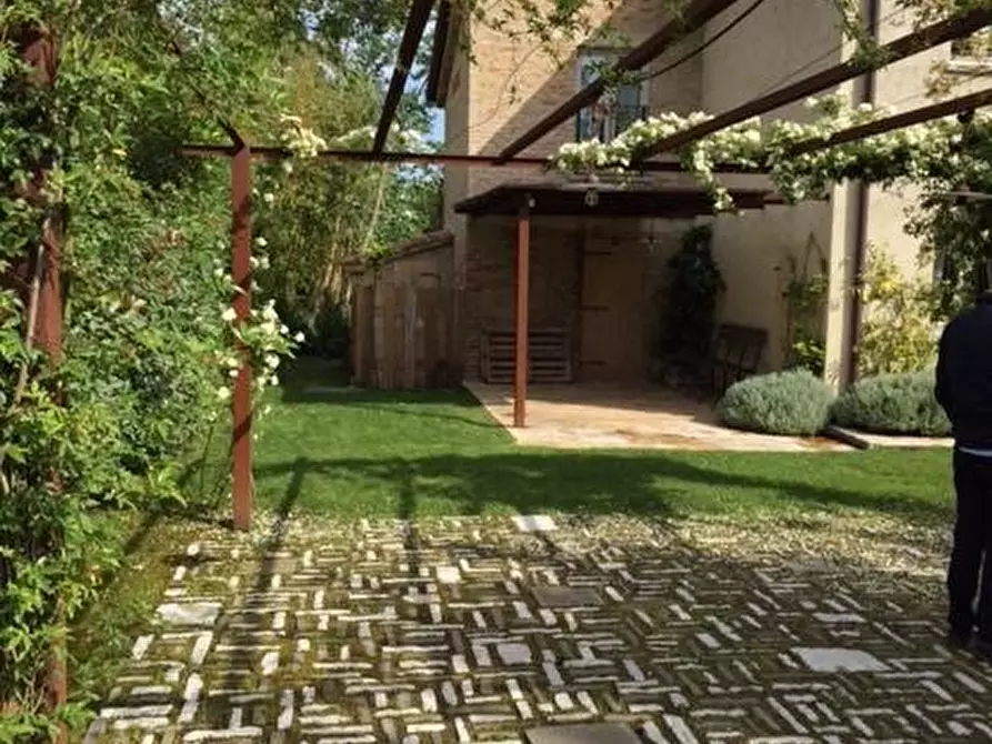 Immagine 2 di Villa in affitto  a Forte Dei Marmi