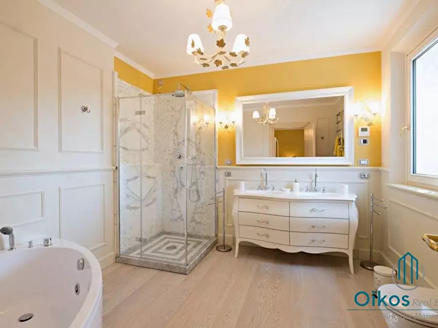 Immagine 11 di Villa in affitto  a Forte Dei Marmi