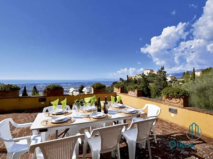 Immagine 23 di Villa in affitto  a Camaiore