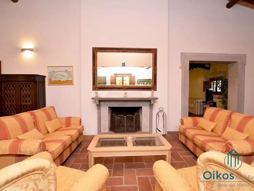 Immagine 3 di Villa in affitto  a Camaiore