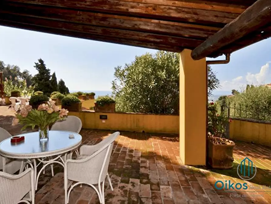Immagine 24 di Villa in affitto  a Camaiore