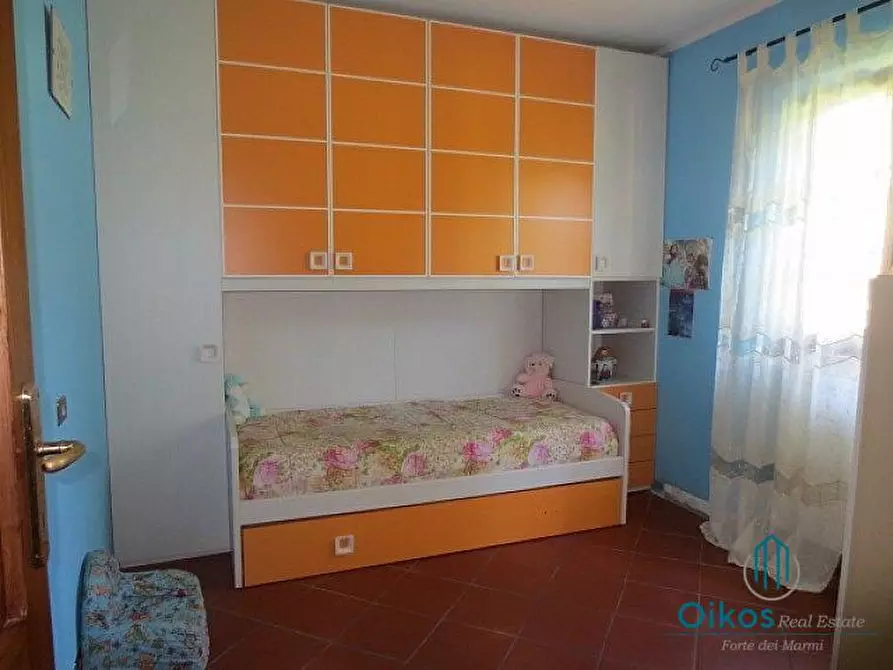 Immagine 11 di Villa in vendita  a Pietrasanta