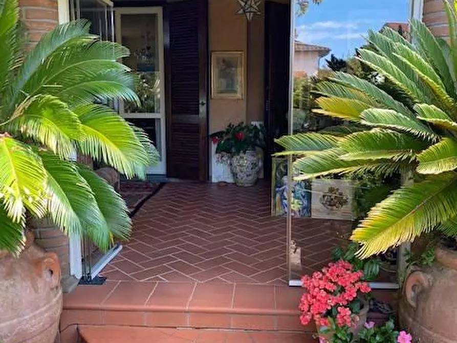 Immagine 3 di Casa bifamiliare in vendita  a Forte Dei Marmi