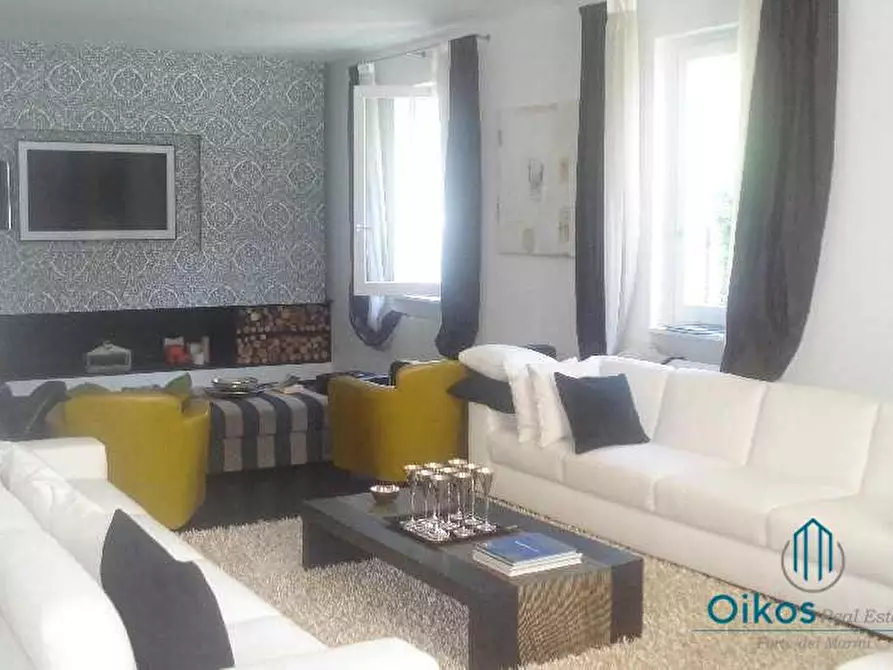 Immagine 5 di Villa in vendita  a Forte Dei Marmi