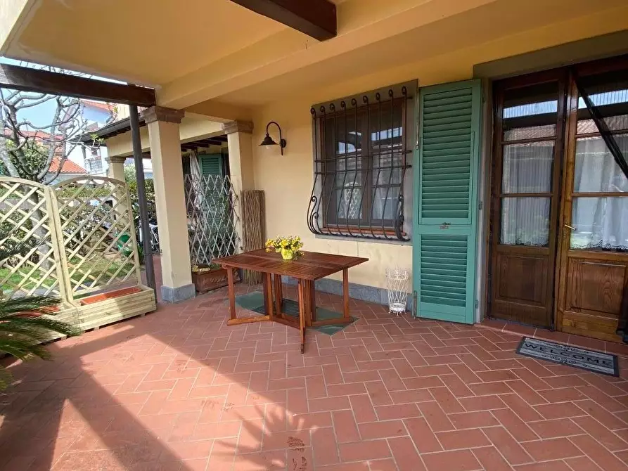 Immagine 2 di Casa bifamiliare in affitto  a Forte Dei Marmi