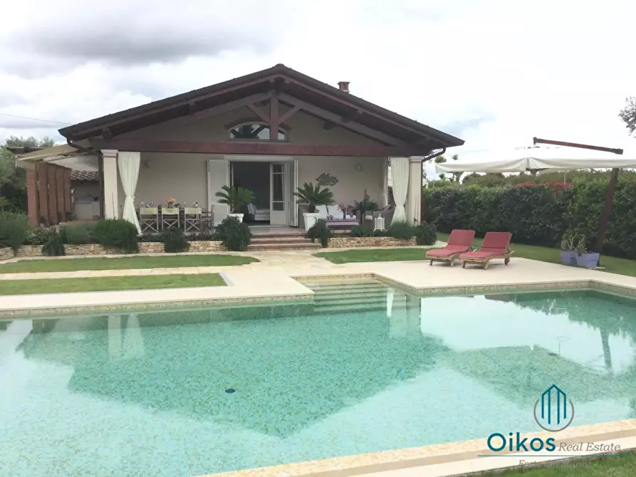 Immagine 1 di Villa in affitto  a Pietrasanta