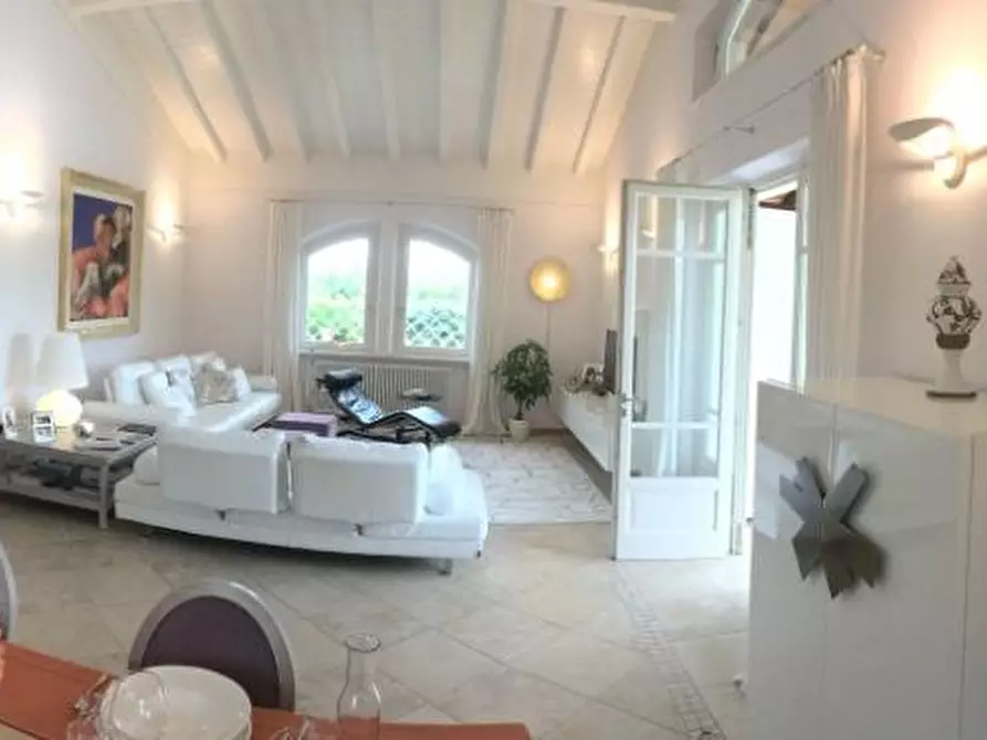 Immagine 5 di Villa in affitto  a Pietrasanta