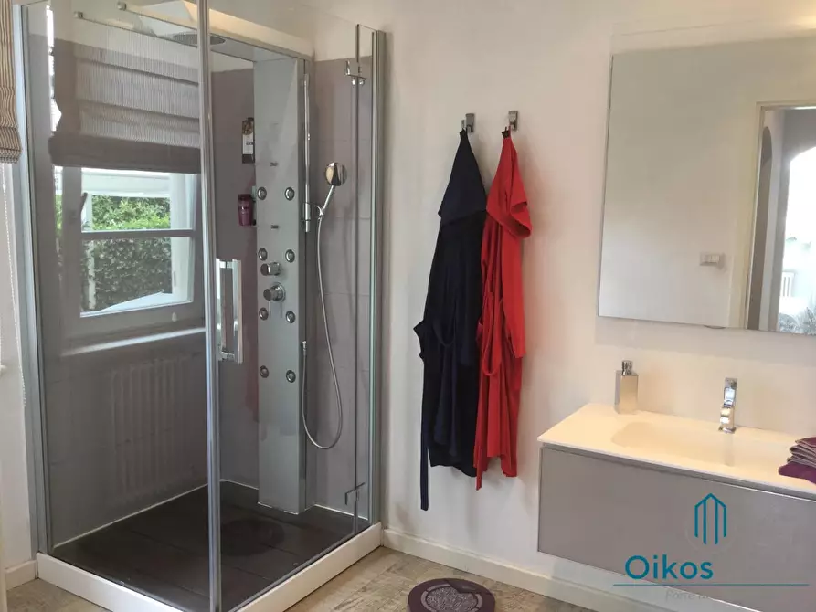 Immagine 19 di Villa in affitto  a Pietrasanta