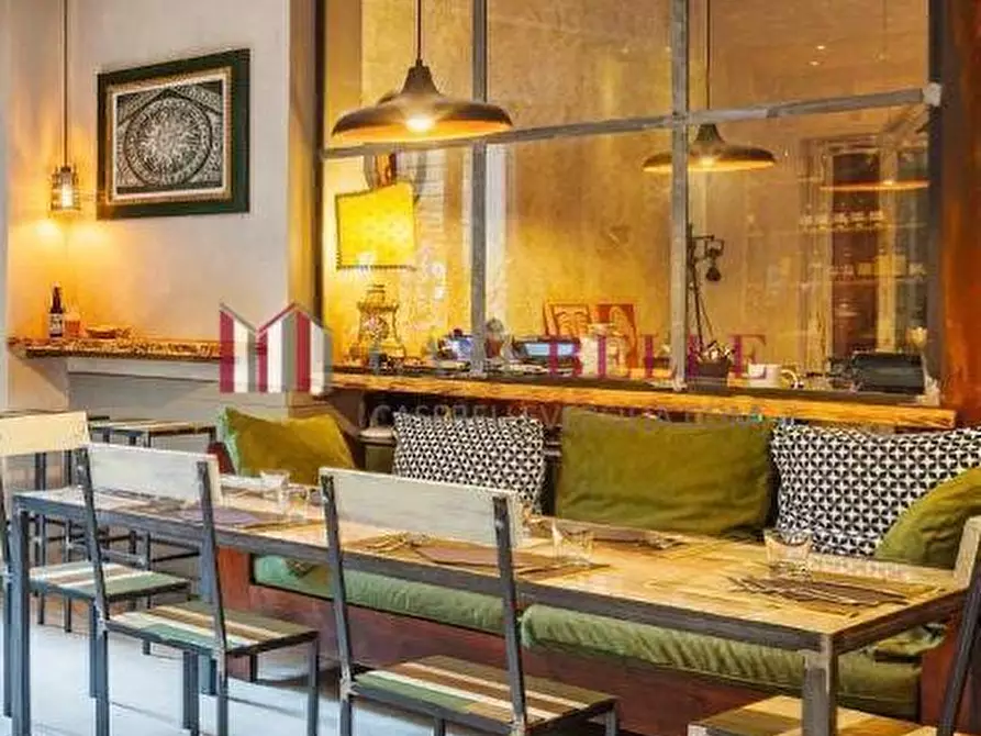 Immagine 2 di Attività commerciale in vendita  a Camaiore