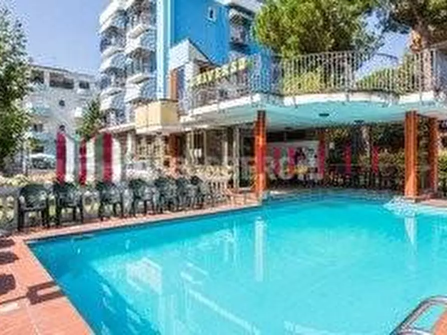 Immagine 1 di Albergo/B&B/Residence in vendita  a Camaiore