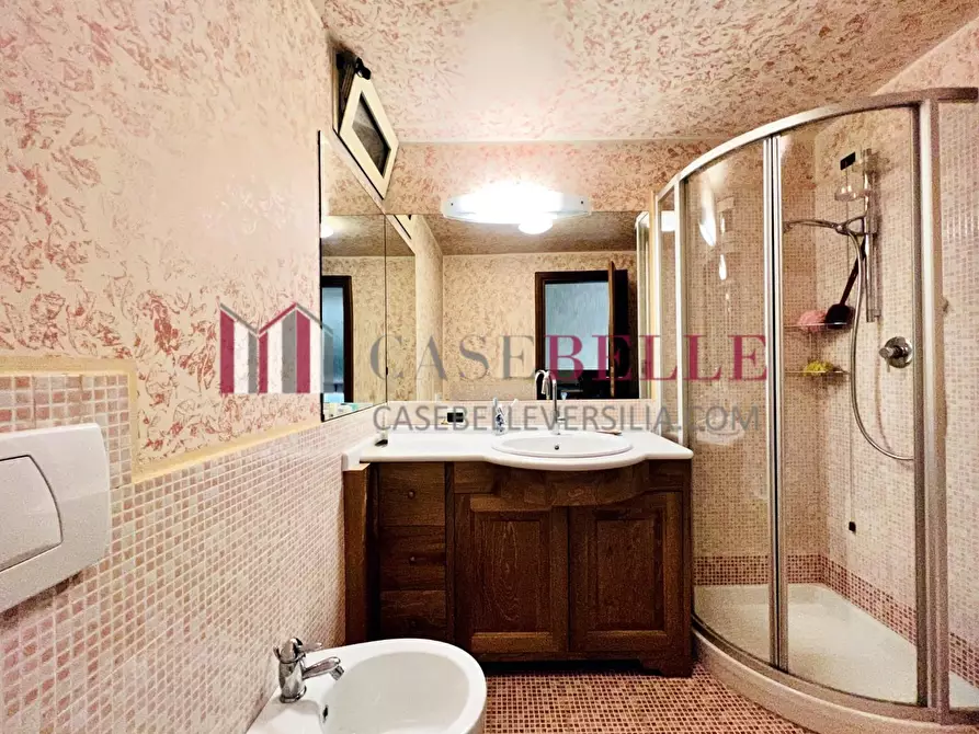Immagine 53 di Villa in vendita  a Pietrasanta