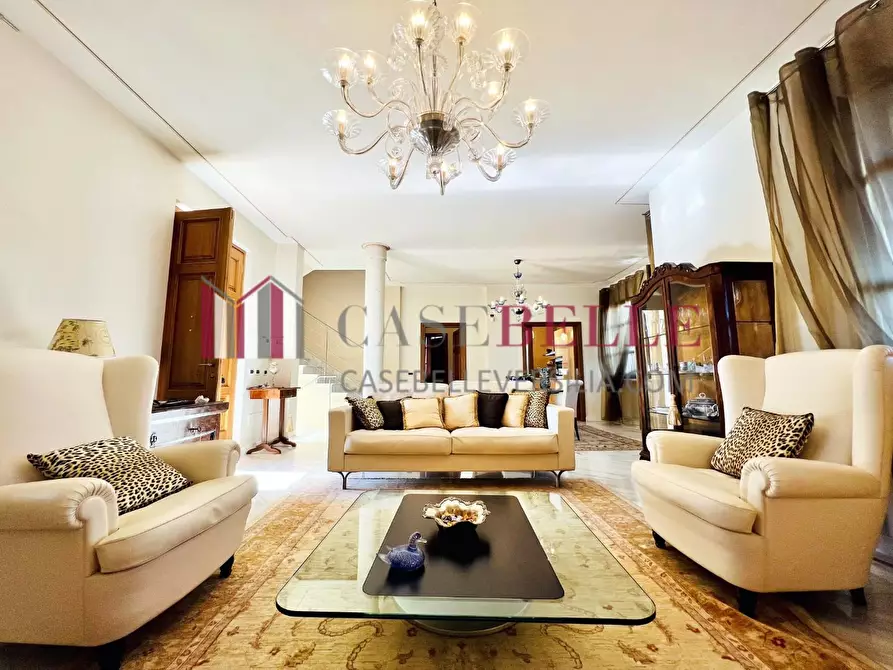 Immagine 9 di Villa in vendita  a Pietrasanta