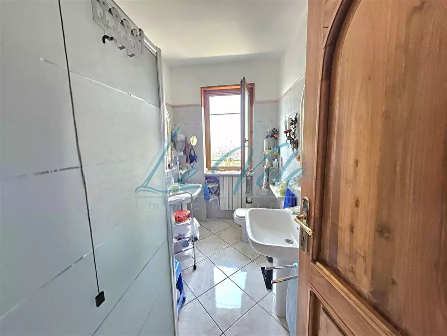 Immagine 6 di Appartamento in vendita  a Massa