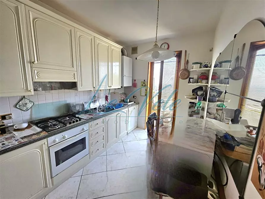 Immagine 4 di Appartamento in vendita  a Massa