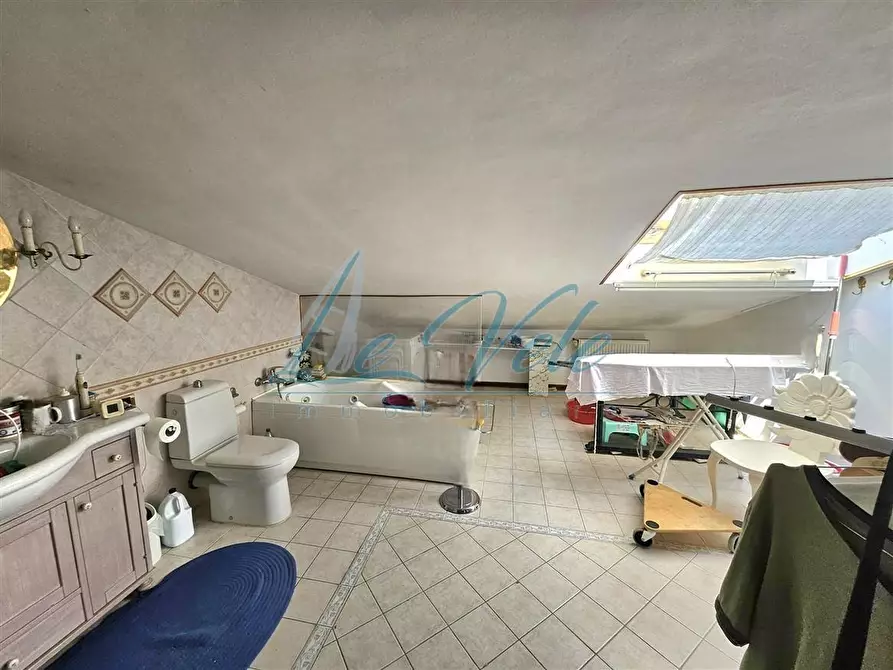 Immagine 18 di Appartamento in vendita  a Massa