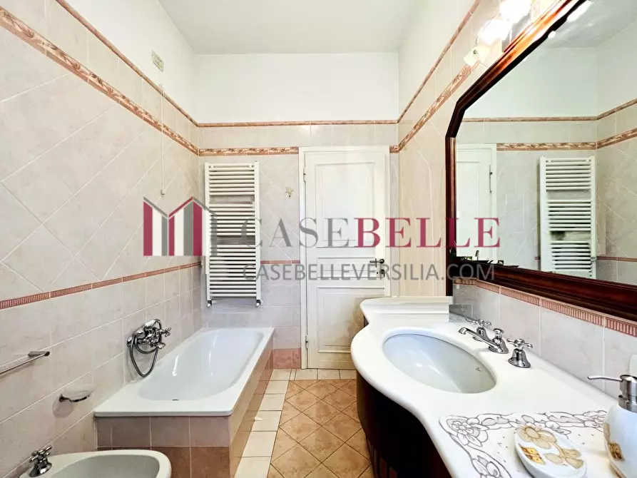 Immagine 9 di Villa in affitto  a Forte Dei Marmi