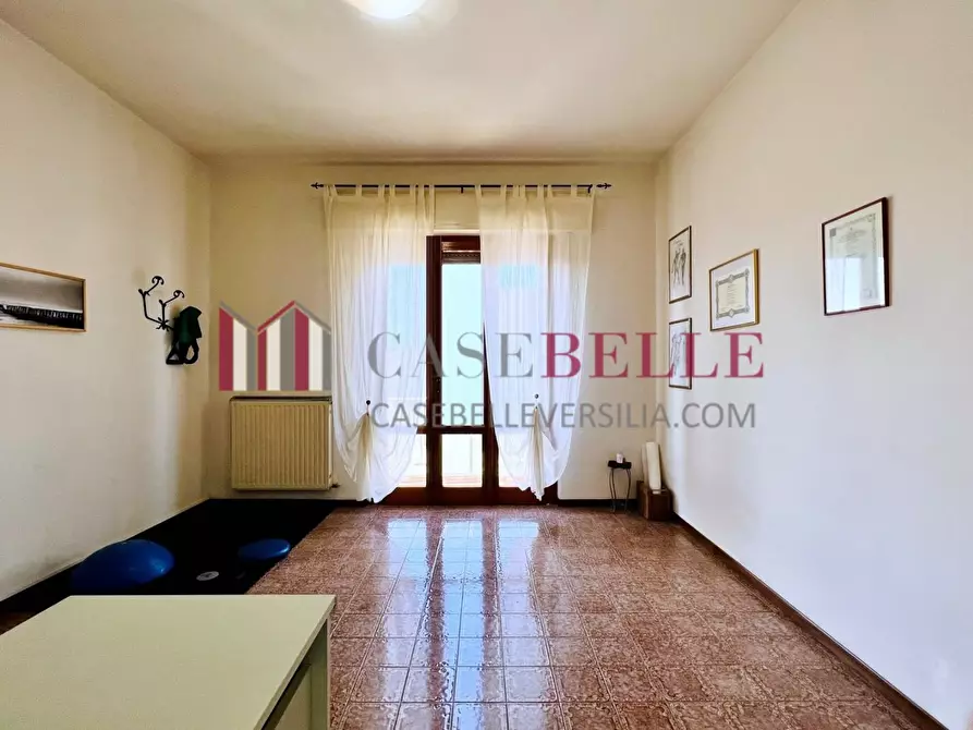 Immagine 56 di Villa in vendita  a Camaiore