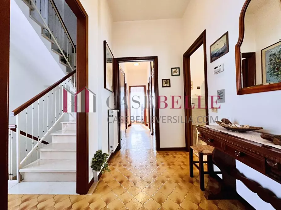 Immagine 32 di Villa in vendita  a Camaiore