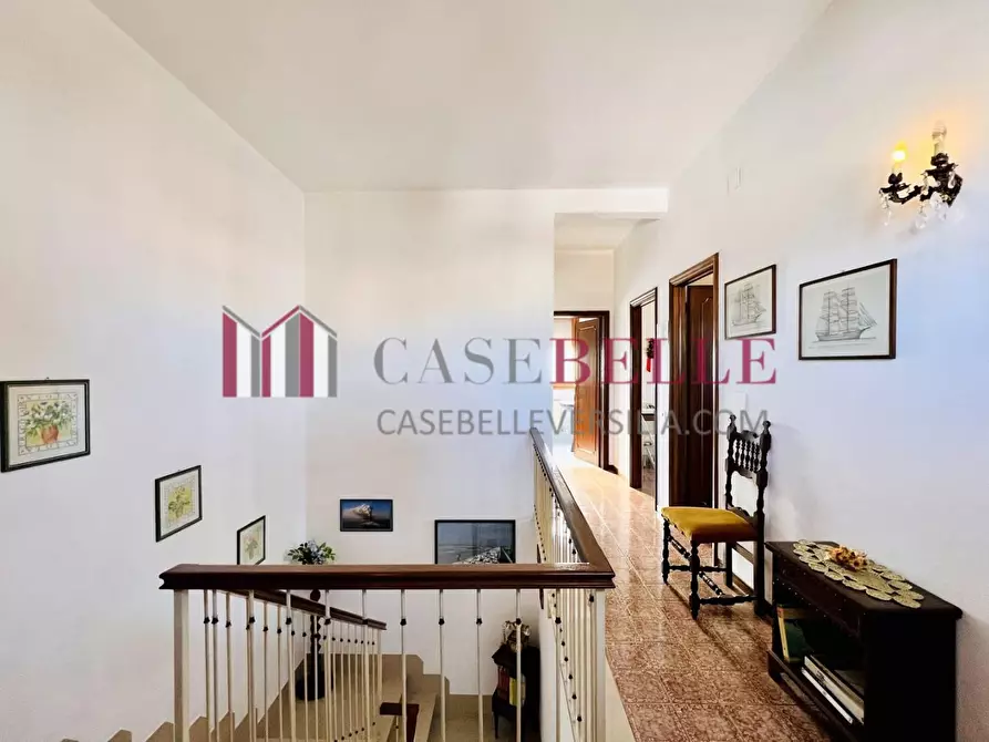 Immagine 50 di Villa in vendita  a Camaiore