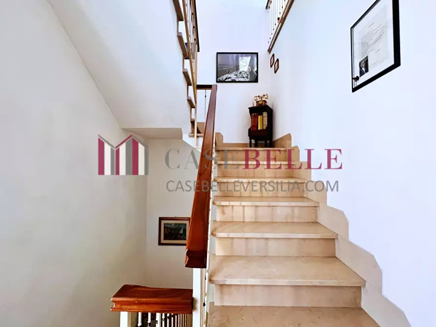 Immagine 48 di Villa in vendita  a Camaiore