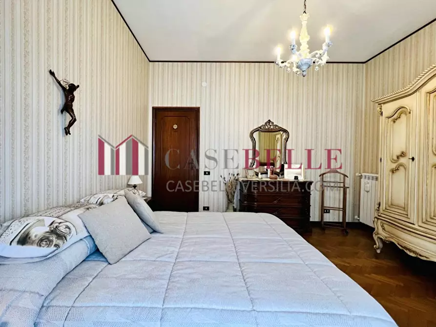 Immagine 45 di Villa in vendita  a Camaiore