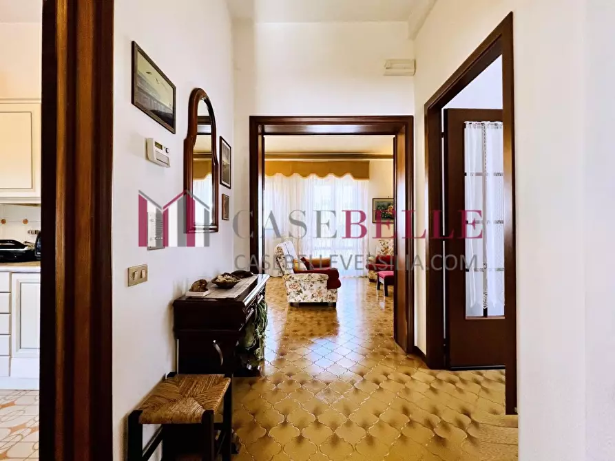 Immagine 25 di Villa in vendita  a Camaiore