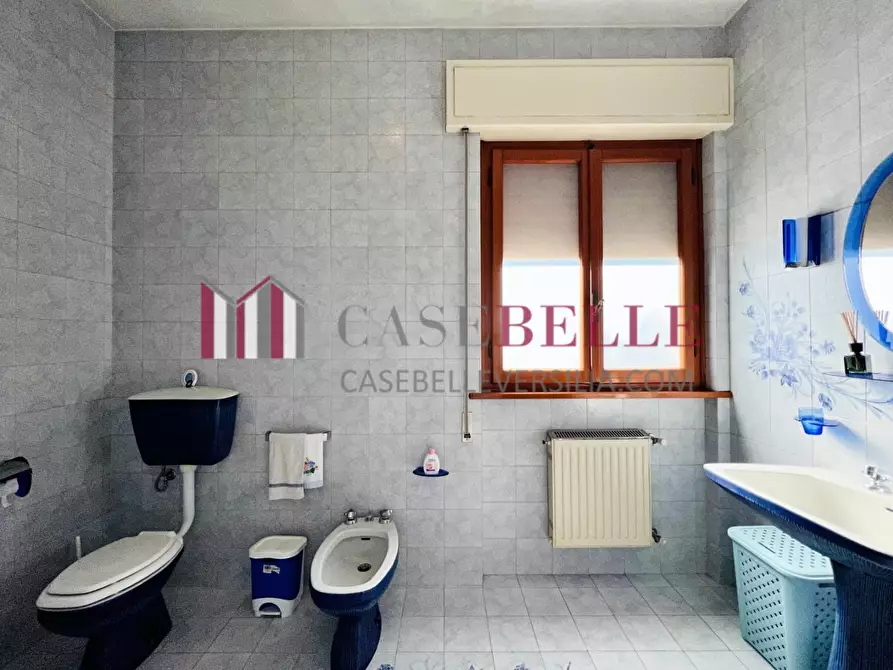 Immagine 59 di Villa in vendita  a Camaiore