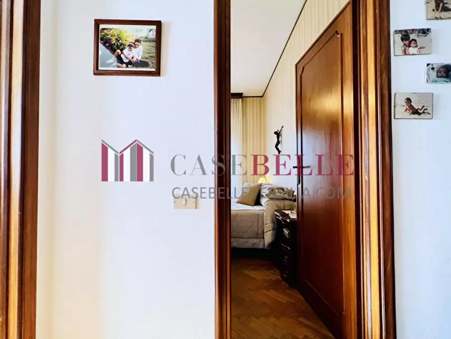 Immagine 42 di Villa in vendita  a Camaiore