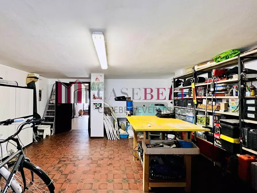 Immagine 19 di Villa in vendita  a Camaiore