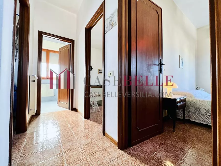 Immagine 51 di Villa in vendita  a Camaiore