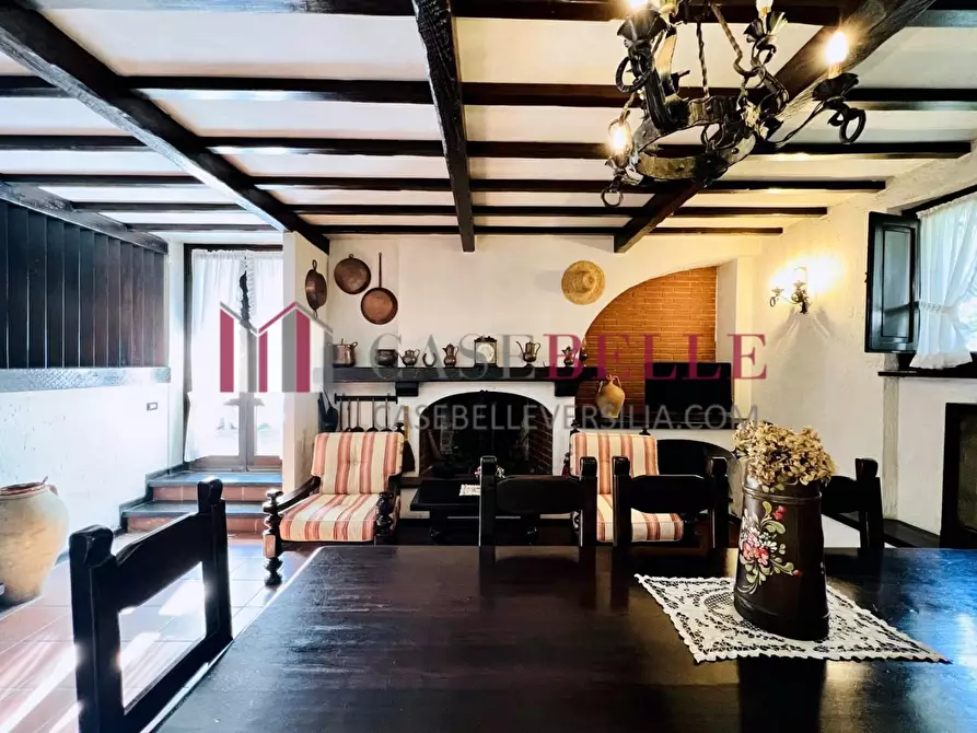 Immagine 8 di Villa in vendita  a Camaiore