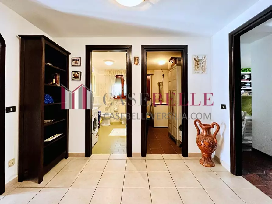 Immagine 4 di Villa in vendita  a Camaiore