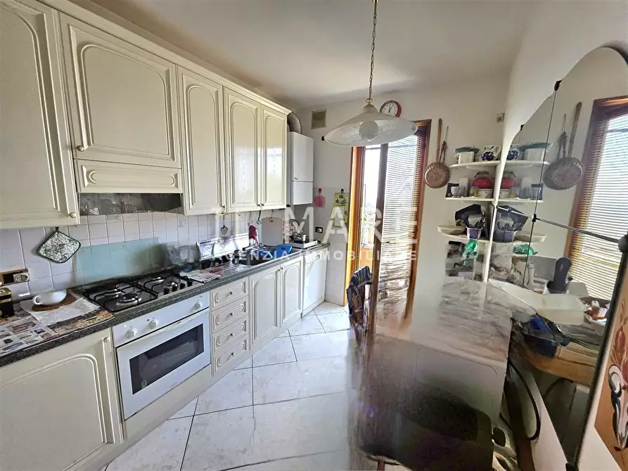 Immagine 4 di Appartamento in vendita  a Massa