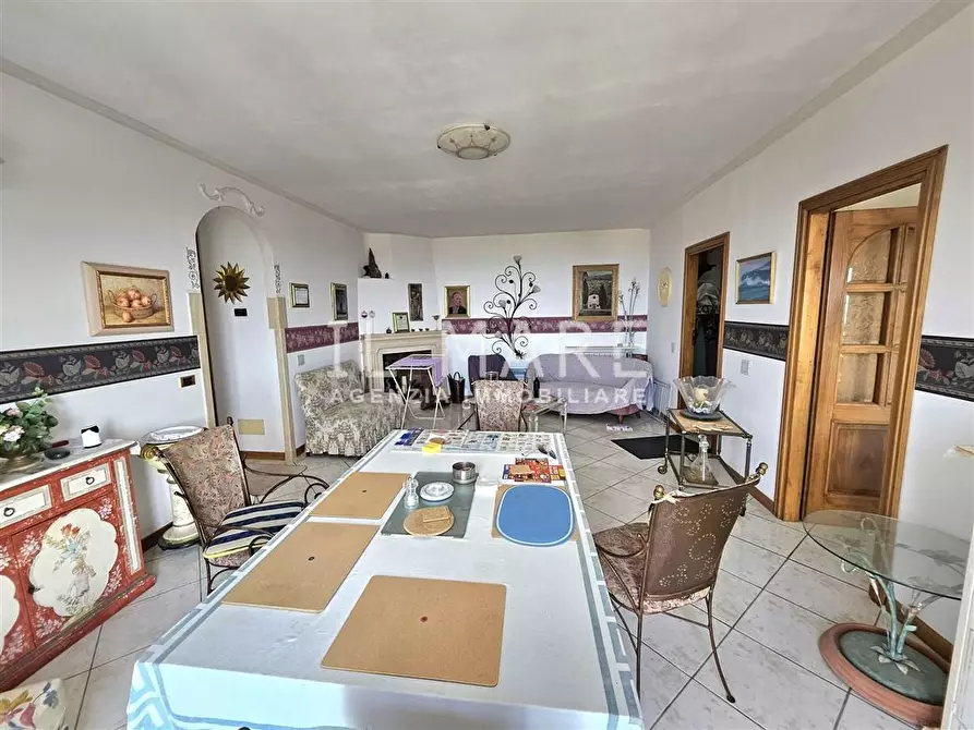 Immagine 3 di Appartamento in vendita  a Massa