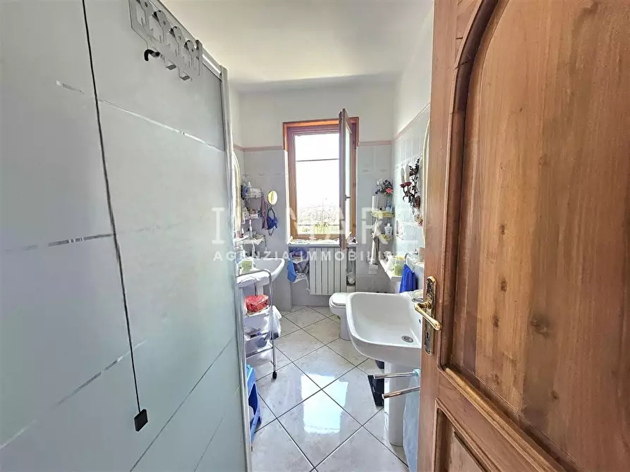 Immagine 6 di Appartamento in vendita  a Massa