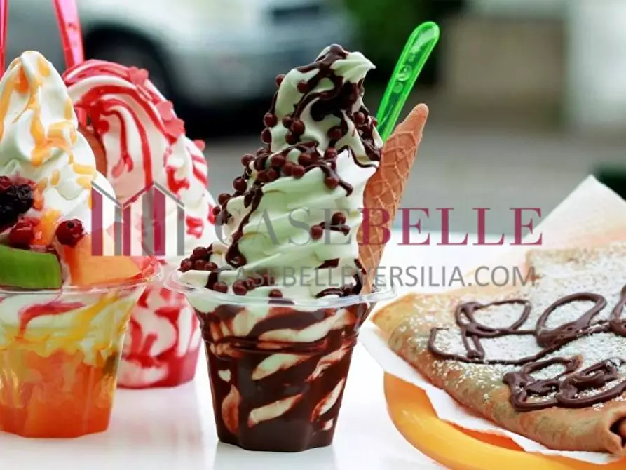 Immagine 1 di Attività commerciale in vendita  a Massa