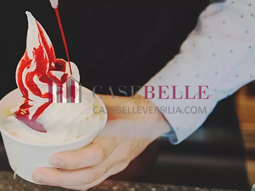 Immagine 3 di Attività commerciale in vendita  a Massa