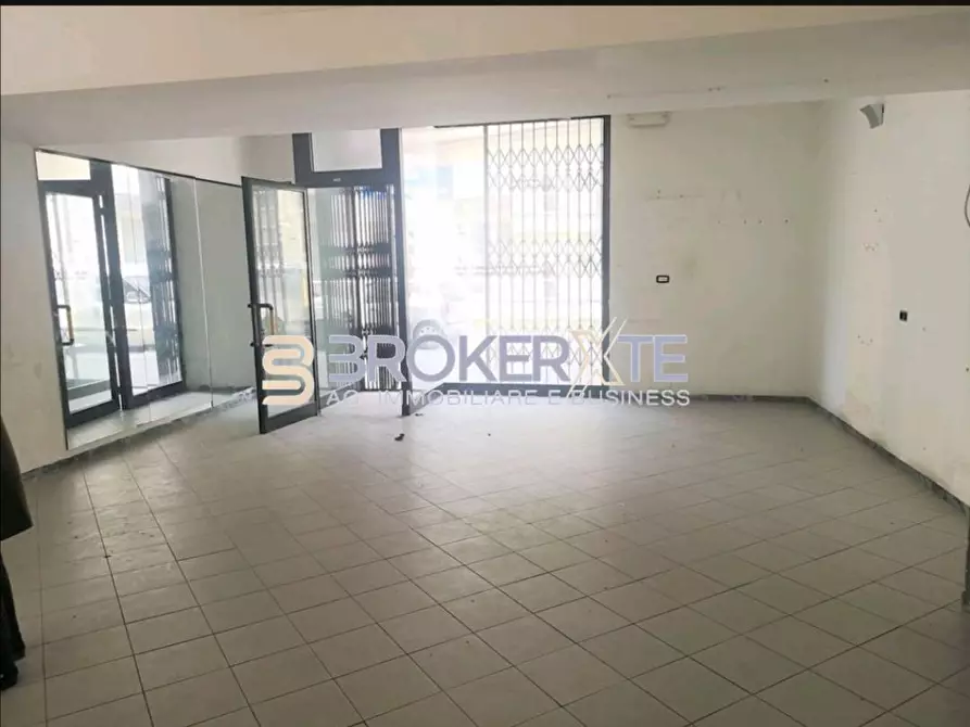 Immagine 1 di Attività commerciale in vendita  a Sarzana