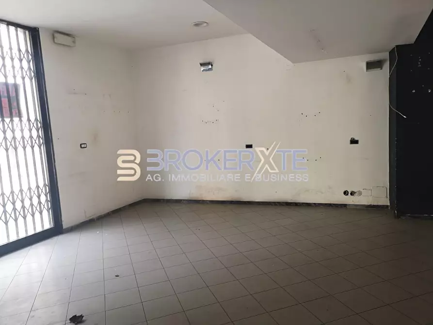 Immagine 2 di Attività commerciale in vendita  a Sarzana